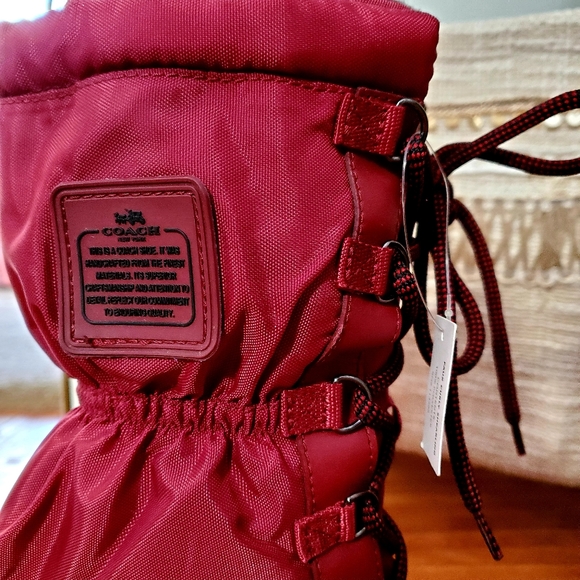 **RARE** Coach Sage Nylon Ruby Red Leather Winter Boots Sz 5.5B - Picture 5 of 11